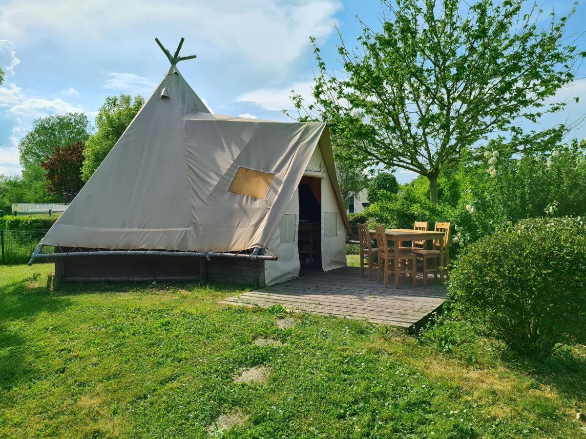 Resort & Camping - Val De Braye Bessé-sur-Braye Eksteriør billede