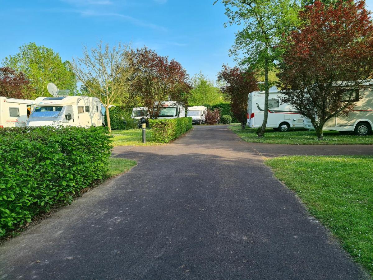 Resort & Camping - Val De Braye Bessé-sur-Braye Eksteriør billede