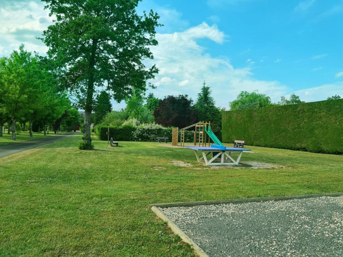 Resort & Camping - Val De Braye Bessé-sur-Braye Eksteriør billede