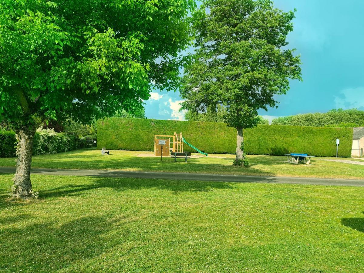 Resort & Camping - Val De Braye Bessé-sur-Braye Eksteriør billede