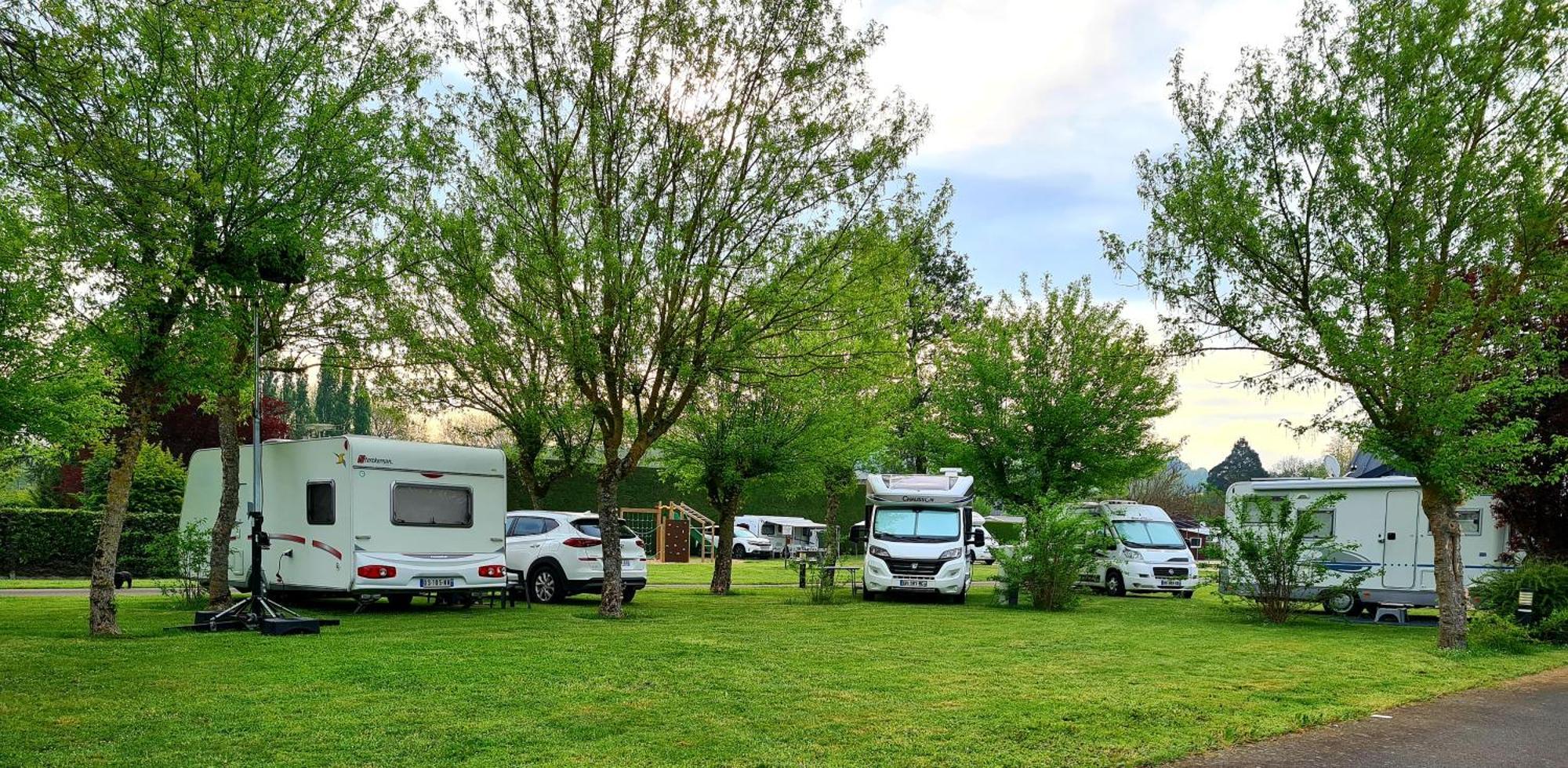 Resort & Camping - Val De Braye Bessé-sur-Braye Eksteriør billede